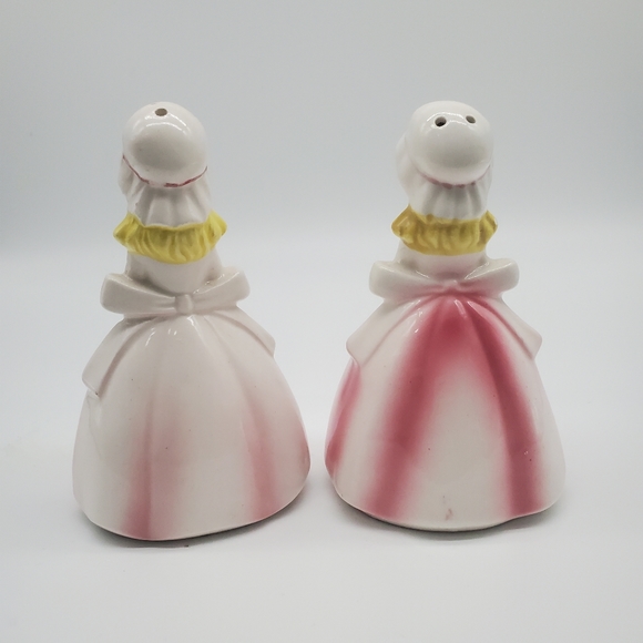 Prayer ladies salt and pepper shakers - Picture 2 of 2